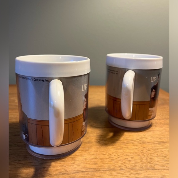 Vintage 1976 Welcome Back Kotter plastic mugs "Barbarino" and "Horshack" - Picture 11 of 12